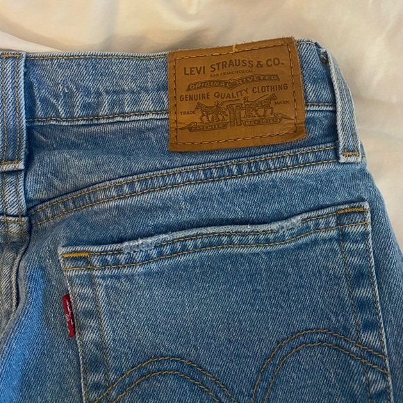 COPY - Levi Wedgie Straight Jeans - Picture 8 of 8